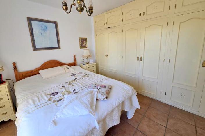 Image No.10-2 Bed Villa / Detached for sale