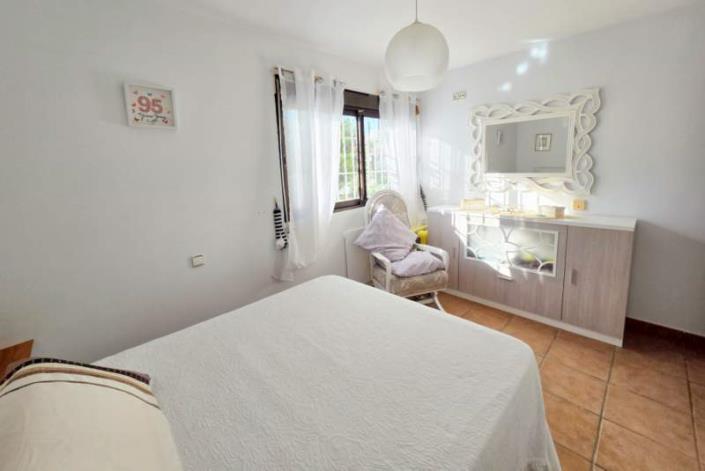 Image No.12-2 Bed Villa / Detached for sale