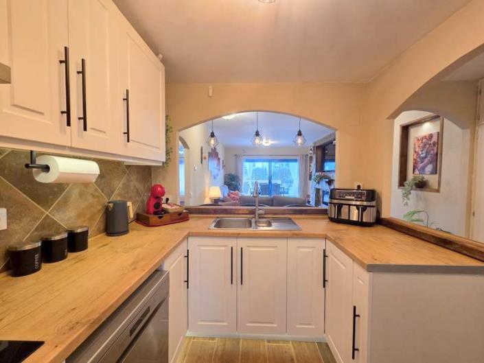 Image No.7-2 Bed Apartment for sale