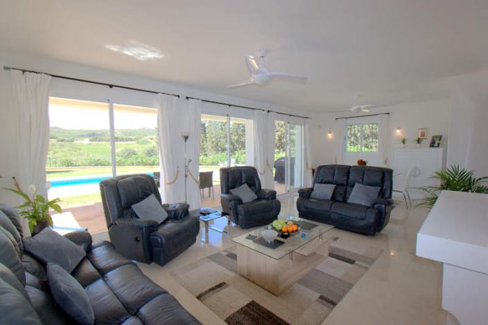 Image No.2-4 Bed Villa / Detached for sale