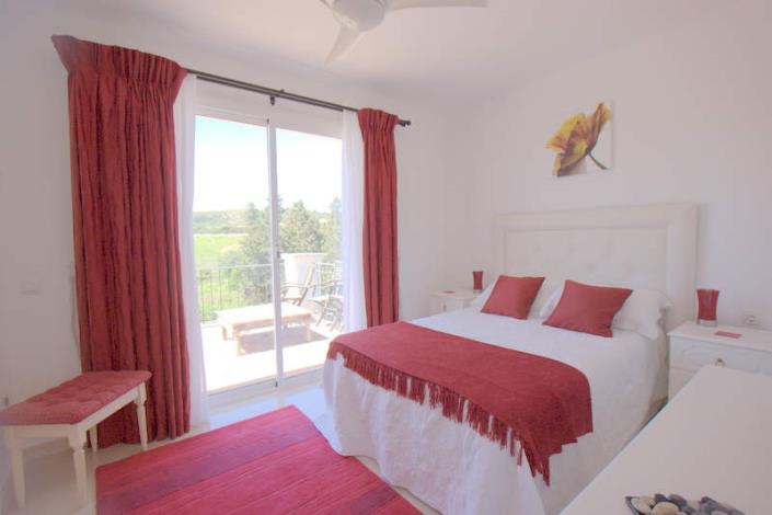 Image No.23-4 Bed Villa / Detached for sale