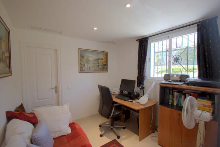 Image No.29-4 Bed Villa / Detached for sale