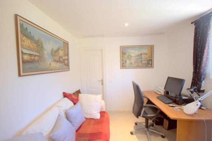 Image No.30-4 Bed Villa / Detached for sale