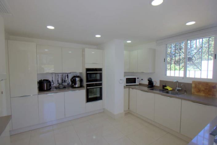 Image No.10-4 Bed Villa / Detached for sale