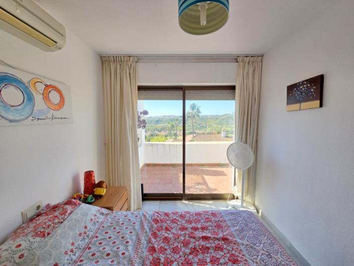 Image No.14-3 Bed Townhouse for sale