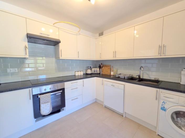 Image No.8-3 Bed Townhouse for sale