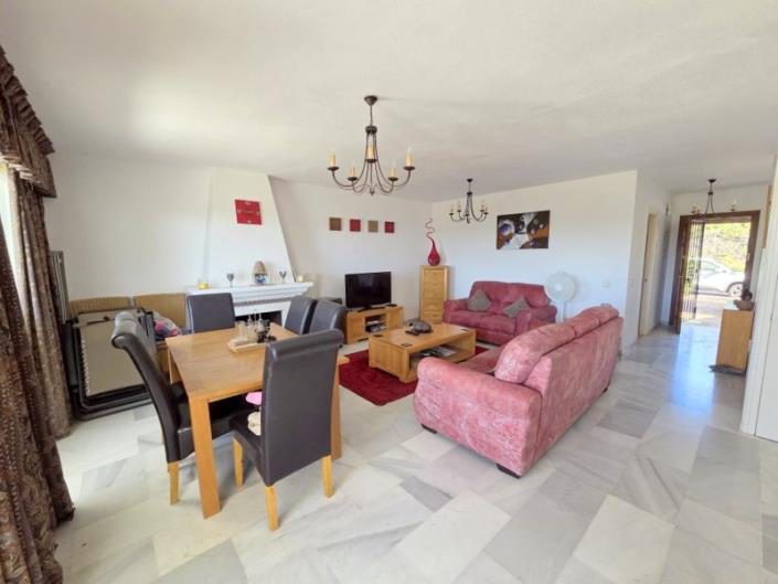 Image No.5-3 Bed Townhouse for sale