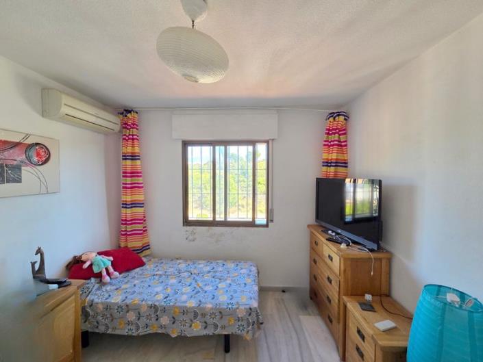 Image No.16-3 Bed Townhouse for sale