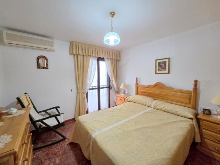 Image No.11-3 Bed Apartment for sale