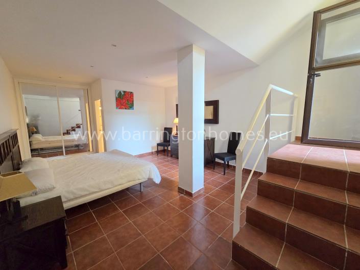 Image No.21-3 Bed Apartment for sale