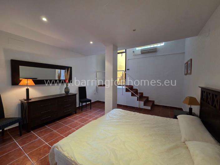 Image No.23-3 Bed Apartment for sale