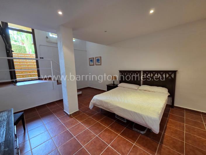 Image No.24-3 Bed Apartment for sale