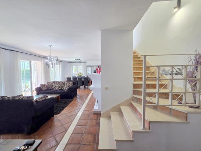 Image No.6-4 Bed Villa / Detached for sale