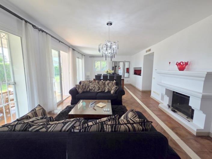 Image No.4-4 Bed Villa / Detached for sale