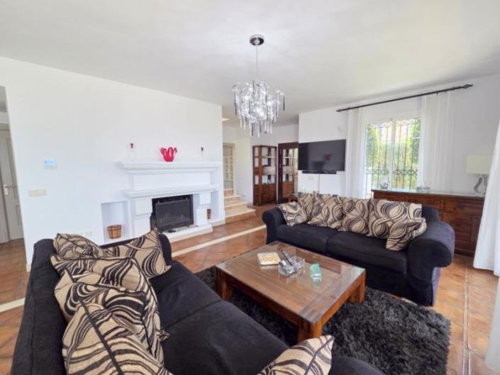 Image No.2-4 Bed Villa / Detached for sale