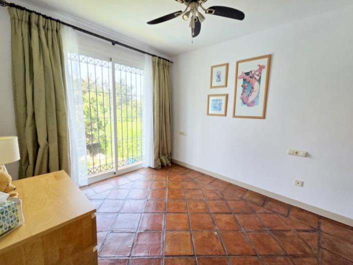 Image No.25-4 Bed Villa / Detached for sale