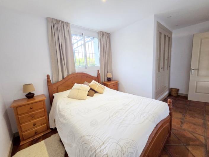 Image No.29-4 Bed Villa / Detached for sale