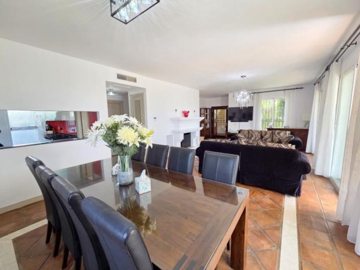 Image No.3-4 Bed Villa / Detached for sale