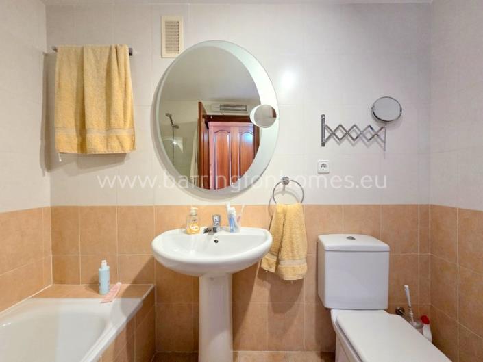 Image No.8-2 Bed Apartment for sale