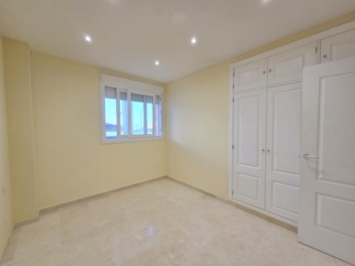 Image No.9-3 Bed Apartment for sale