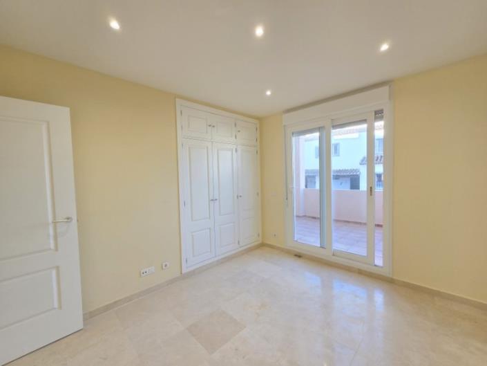 Image No.11-3 Bed Apartment for sale