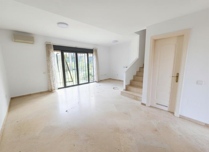 Image No.2-3 Bed Townhouse for sale