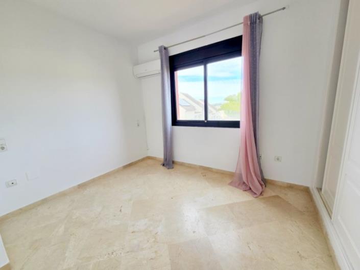 Image No.7-3 Bed Townhouse for sale
