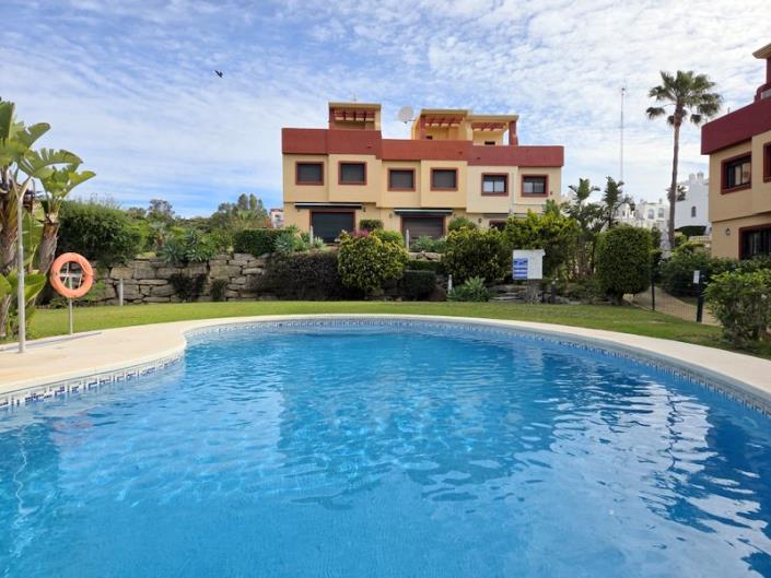 Image No.19-3 Bed Townhouse for sale