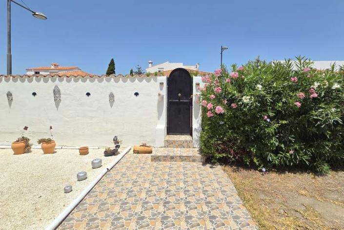 Image No.8-5 Bed Villa / Detached for sale