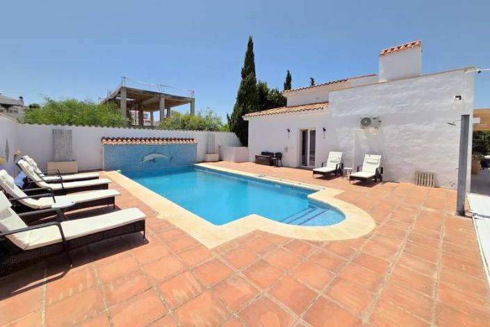 Image No.37-5 Bed Villa / Detached for sale