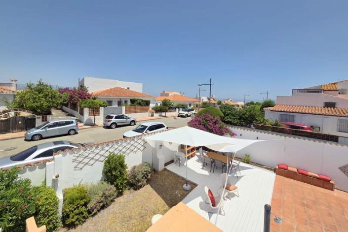 Image No.35-5 Bed Villa / Detached for sale