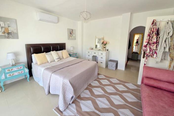 Image No.21-5 Bed Villa / Detached for sale