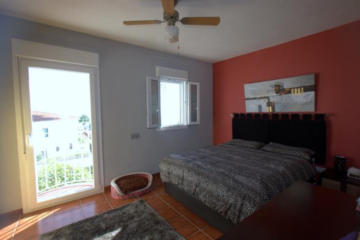 Image No.9-2 Bed Townhouse for sale