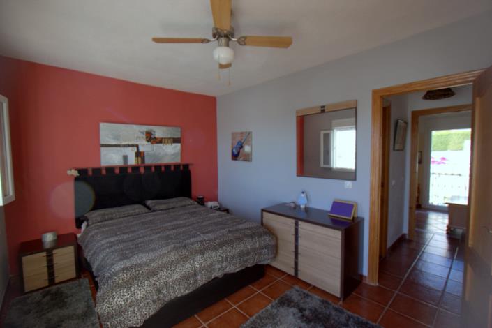 Image No.11-2 Bed Townhouse for sale
