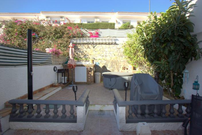 Image No.21-2 Bed Townhouse for sale