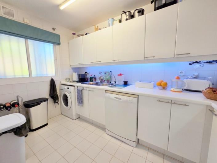 Image No.7-3 Bed Apartment for sale