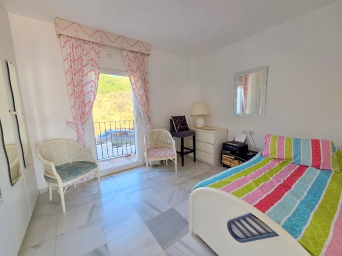 Image No.9-3 Bed Apartment for sale