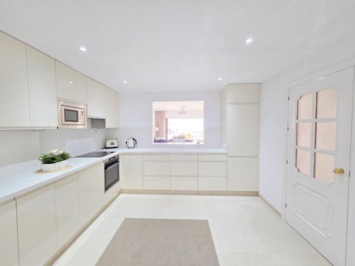 Image No.18-3 Bed Apartment for sale