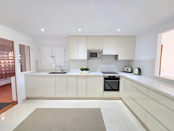 Image No.19-3 Bed Apartment for sale