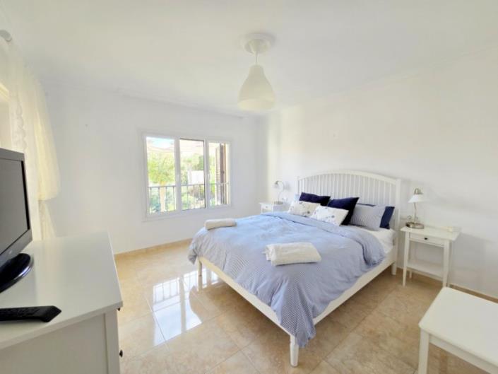 Image No.20-3 Bed Apartment for sale