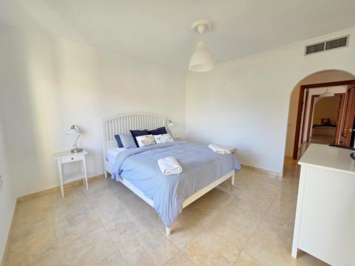 Image No.21-3 Bed Apartment for sale