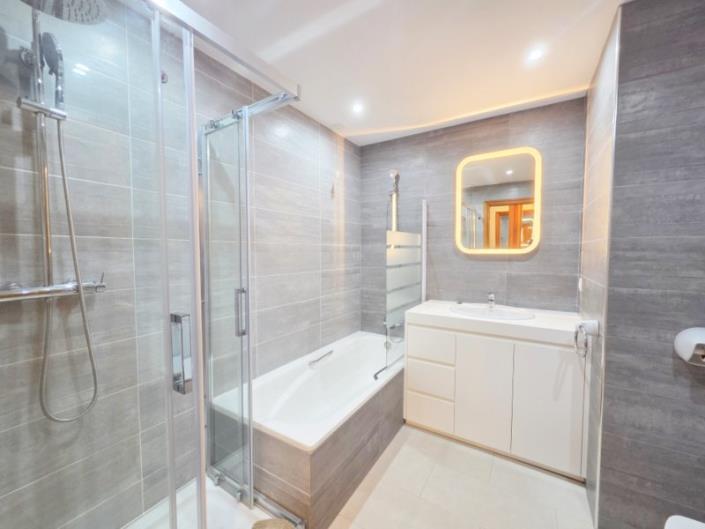 Image No.22-3 Bed Apartment for sale