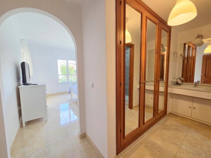 Image No.24-3 Bed Apartment for sale
