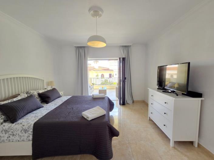 Image No.28-3 Bed Apartment for sale