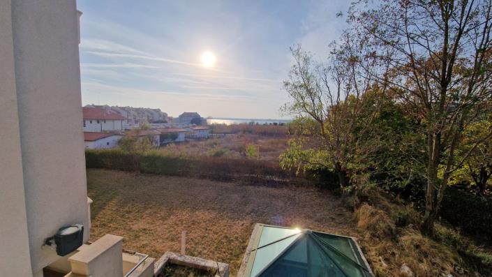 Image No.25-Studio for sale