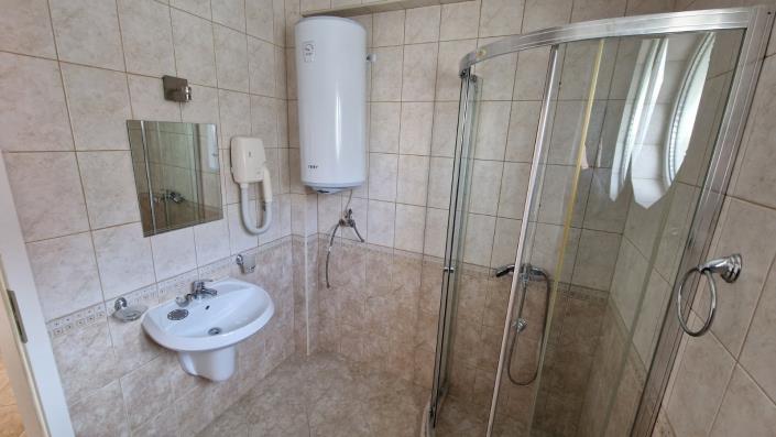 Image No.8-Studio for sale