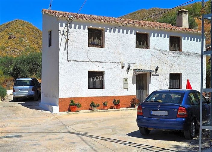 Image No.1-5 Bed Property for sale