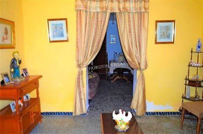 961ea3db-0001759585
