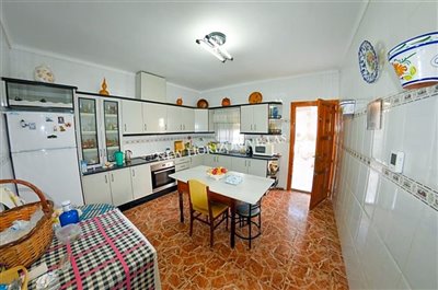 fdc3b5b1-0003792775