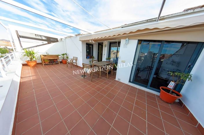 Image No.1-4 Bed Property for sale